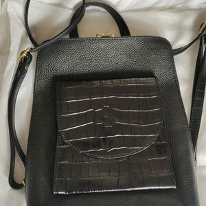 Divina Frienze Italian Leather Women's Convertible Backpack Crossbody Bag